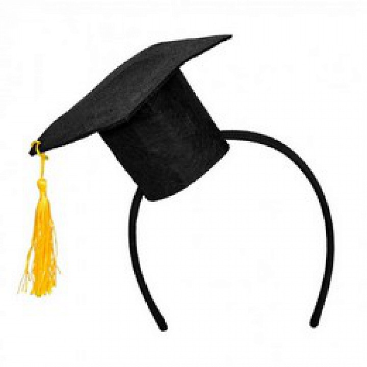 Diplomaosztó kalap fejpánton